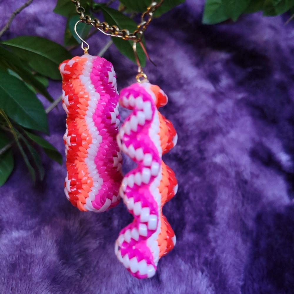 Lesbian Pride Flag Earrings - Handmade Lanyard / Scoobidou Earrings